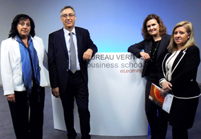 La Presidenta de ANOME, Juana María Blanco Santander (izqda.), junto a Luis Lombardero e Irene Navarro en el plató de Bureau Veritas eLearning.